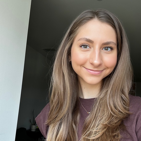 Meet your Posher, Amanda - Picture 1 of 1